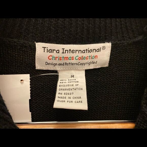 Tiara International spectacular zip up sweater - Picture 5 of 8